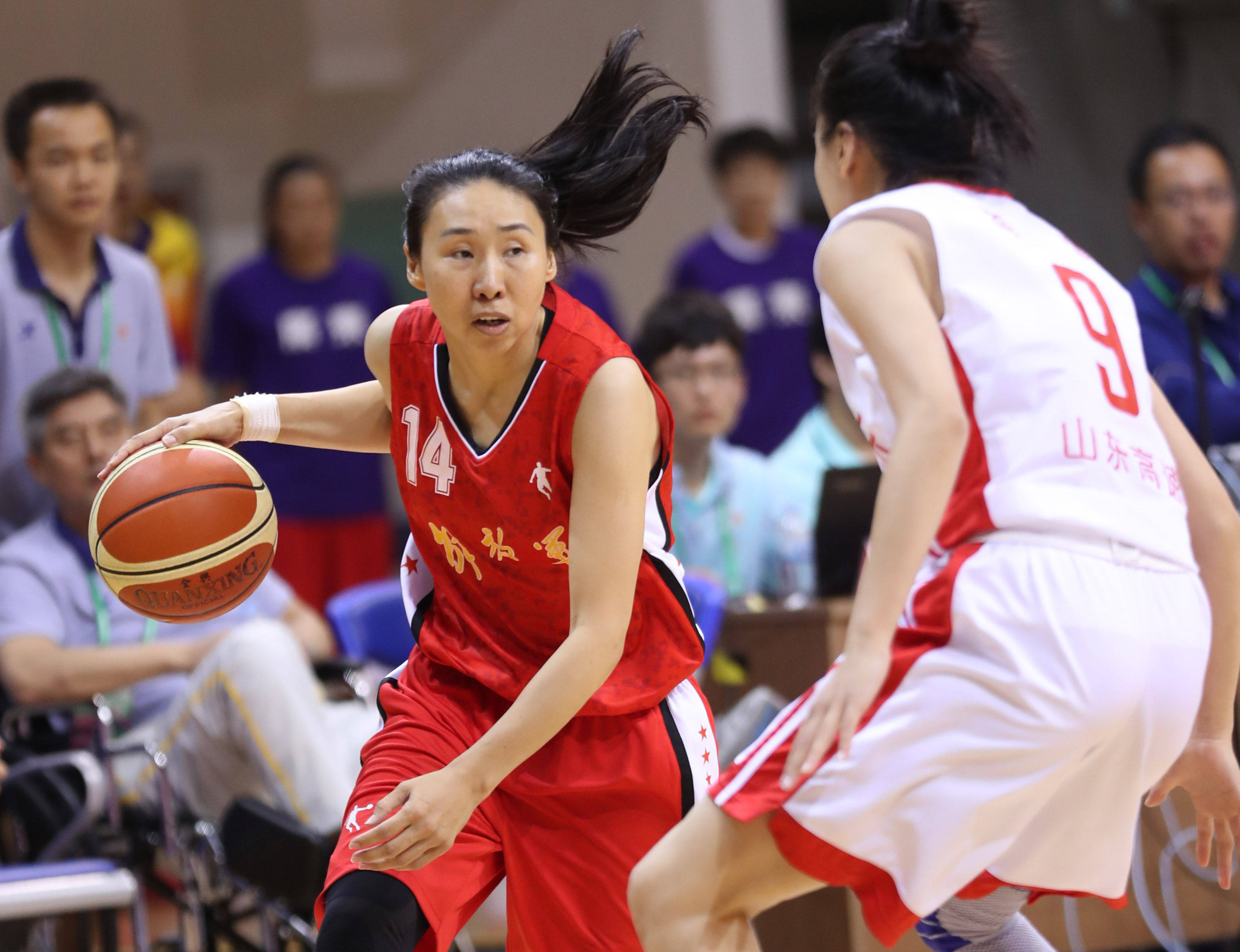 NBA巨星加盟亚洲联赛，为球迷带来视觉盛宴