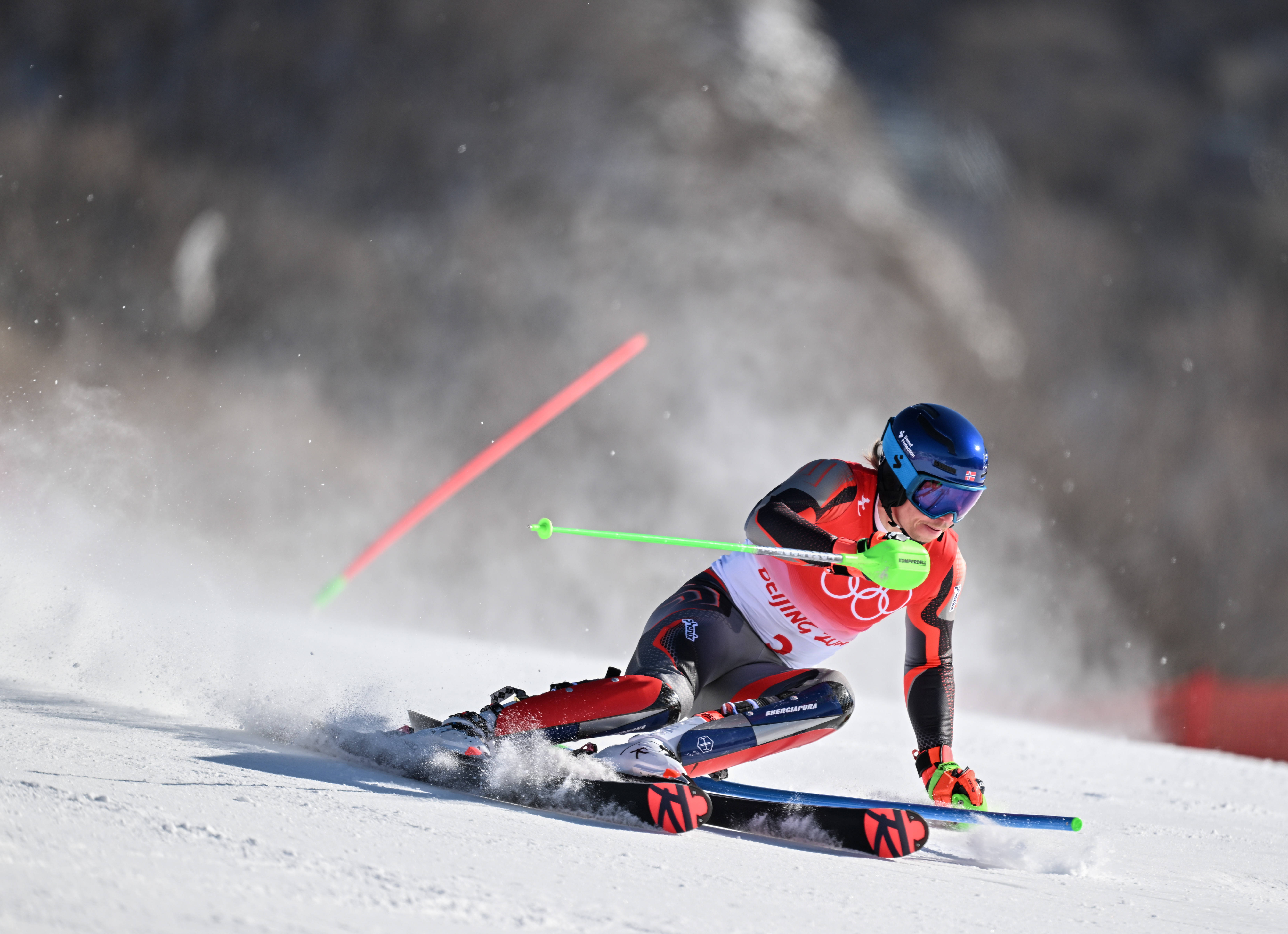 瑞士高山滑雪选手在比赛中大放异彩的简单介绍