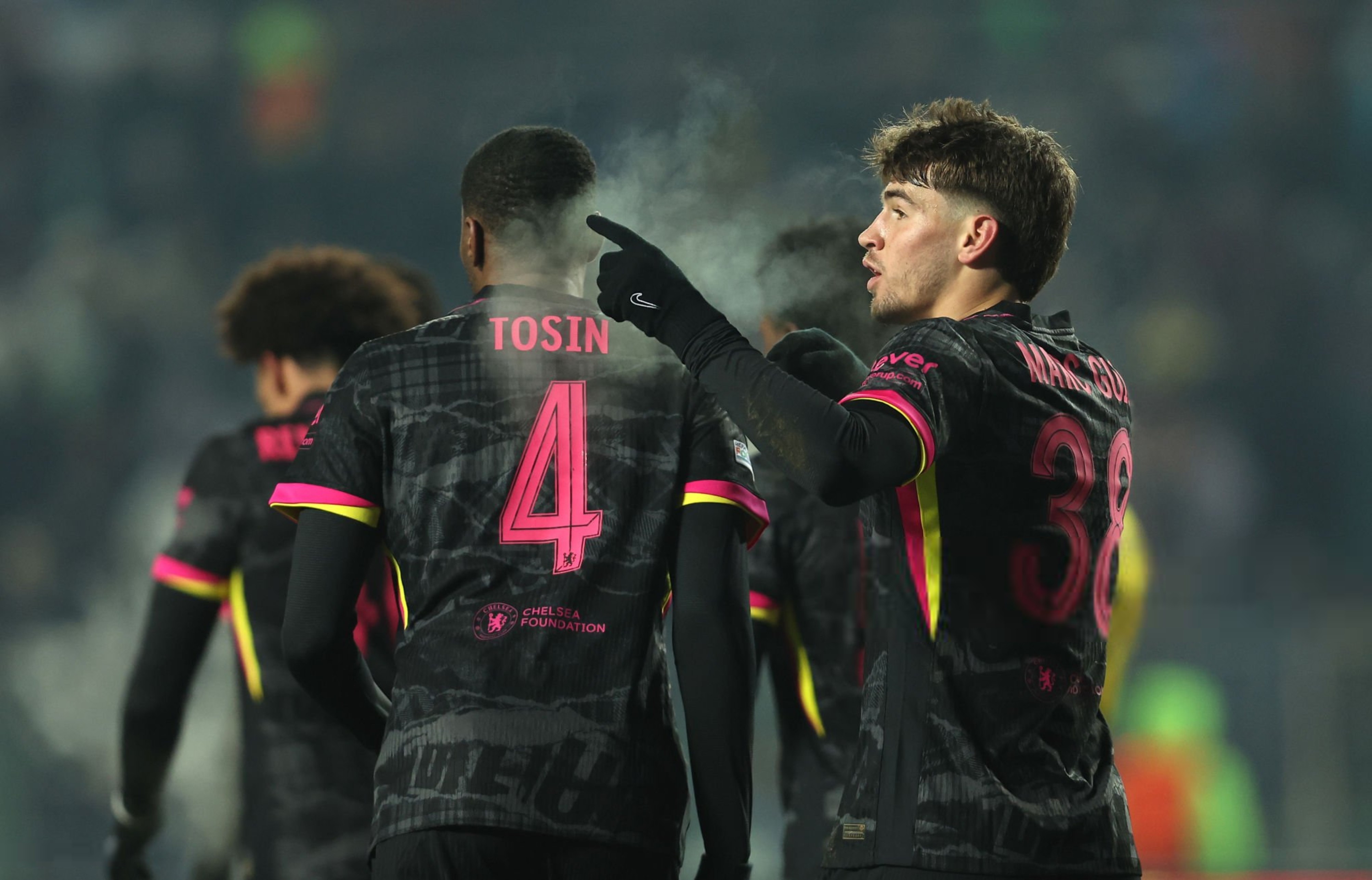 切尔西反败为胜，备受世界球迷关注