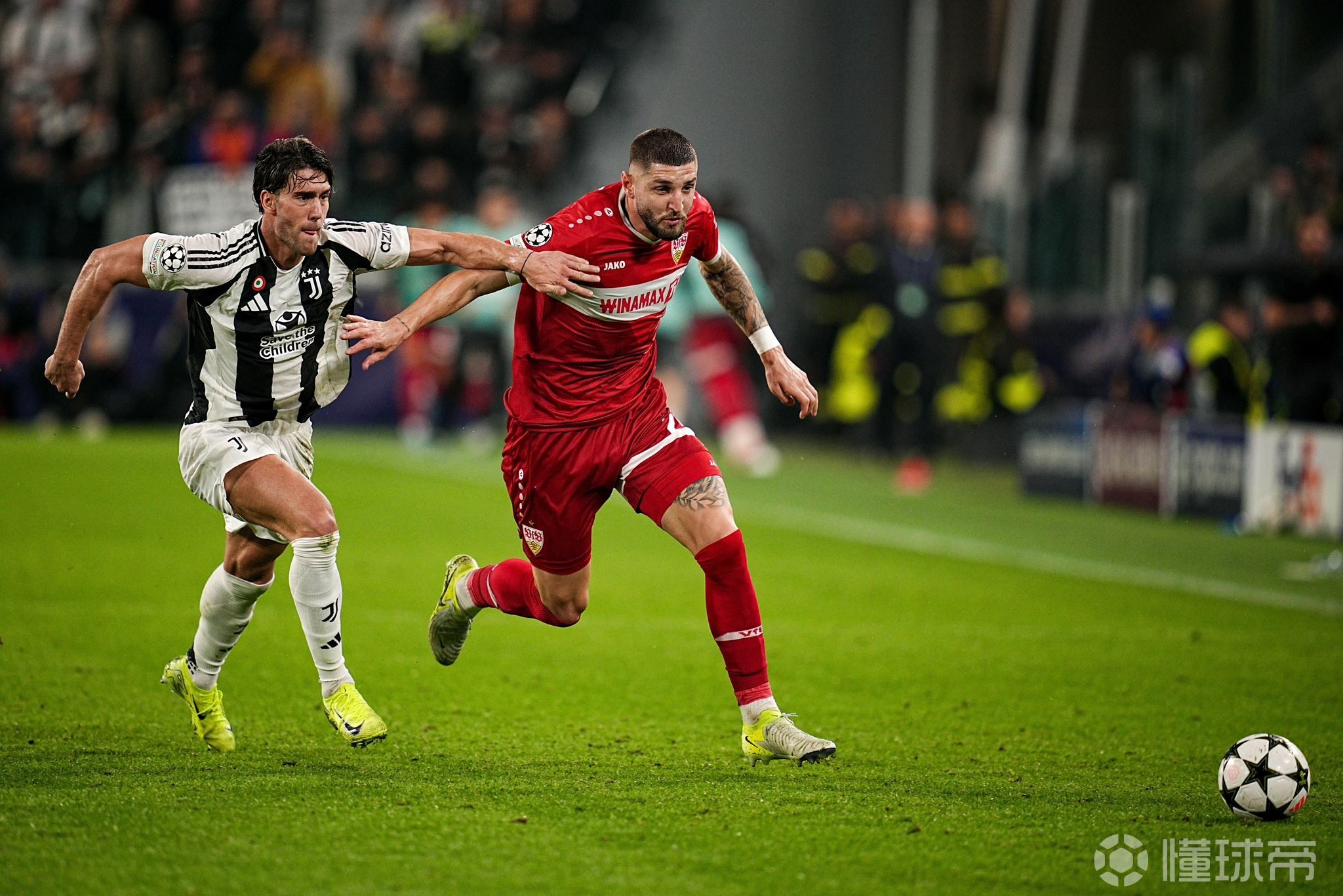 包含斯图加特纵身一搏，力争击败汉堡队的词条