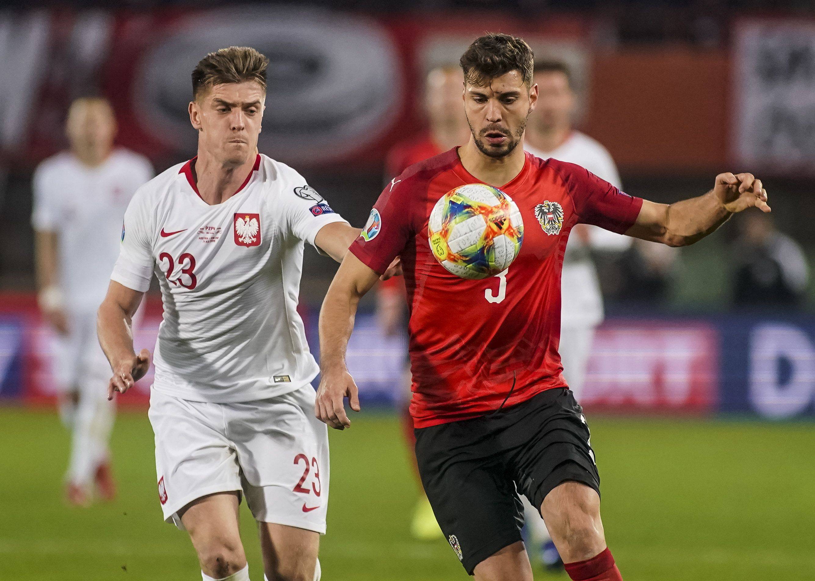 波兰客场战胜阿尔巴尼亚，稳居小组第一