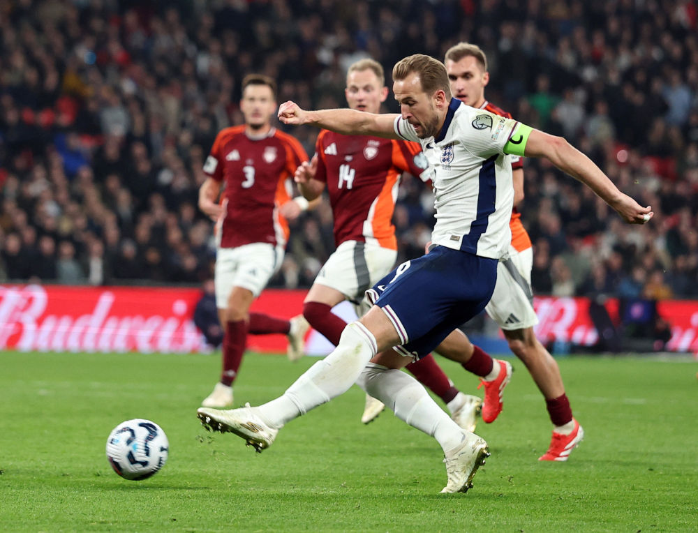 波兰客场战胜阿尔巴尼亚，稳居小组第一