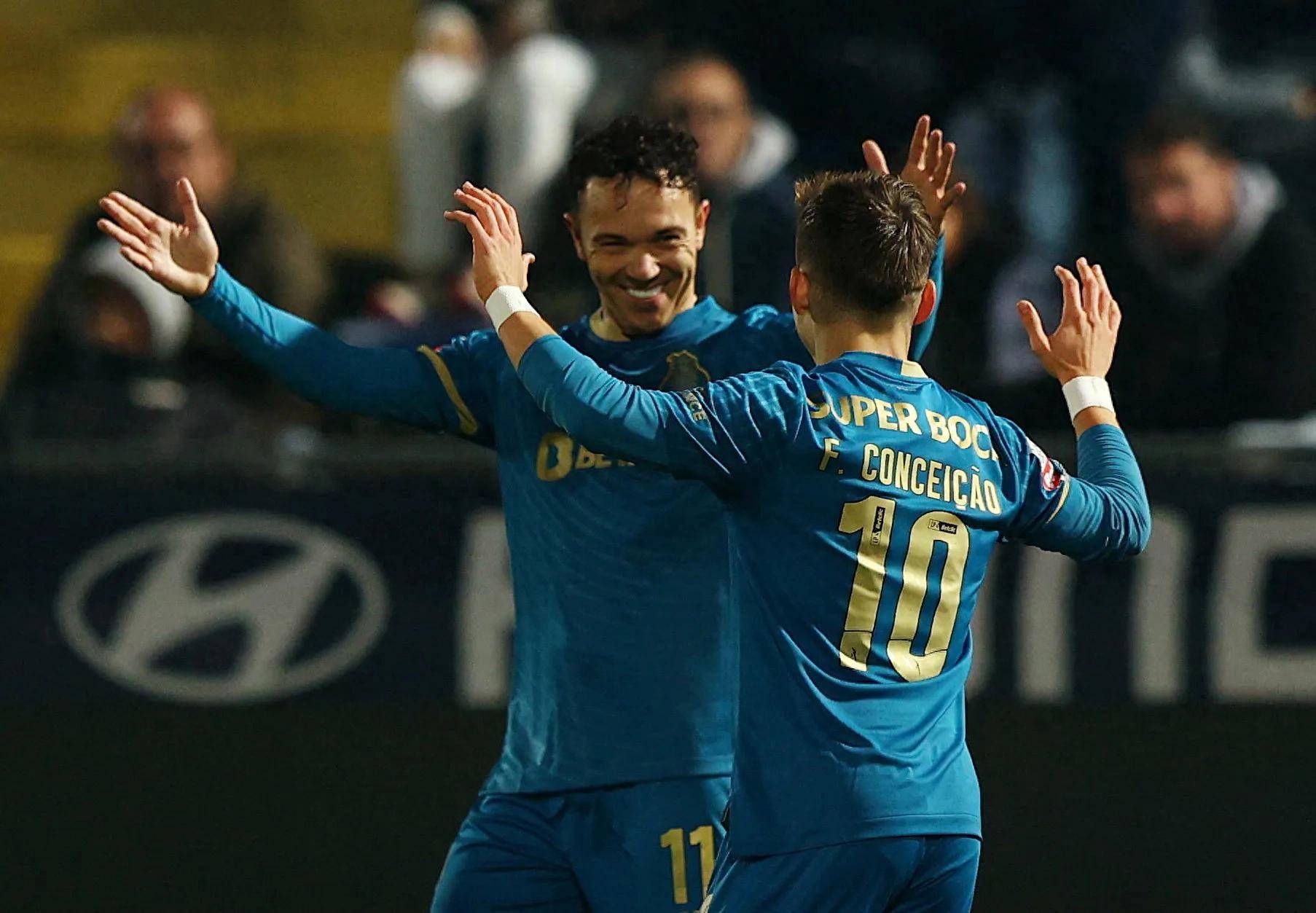 波尔图大比分胜出，晋级欧冠