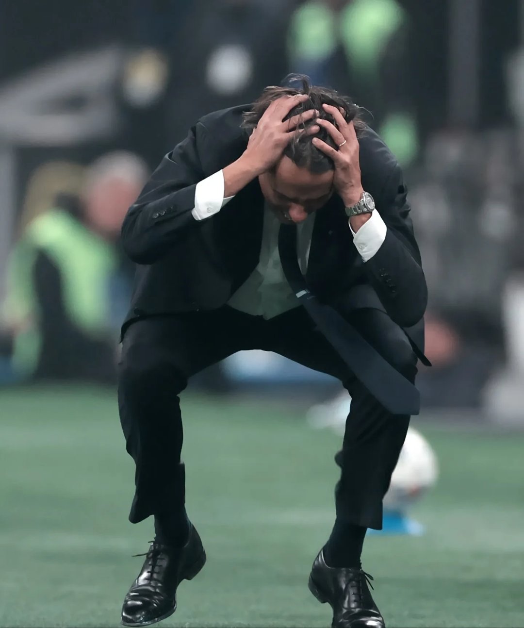 关于意大利球队遭受连败,球员士气低迷的信息 关于意大利球队遭受连败,球员士气低迷的信息