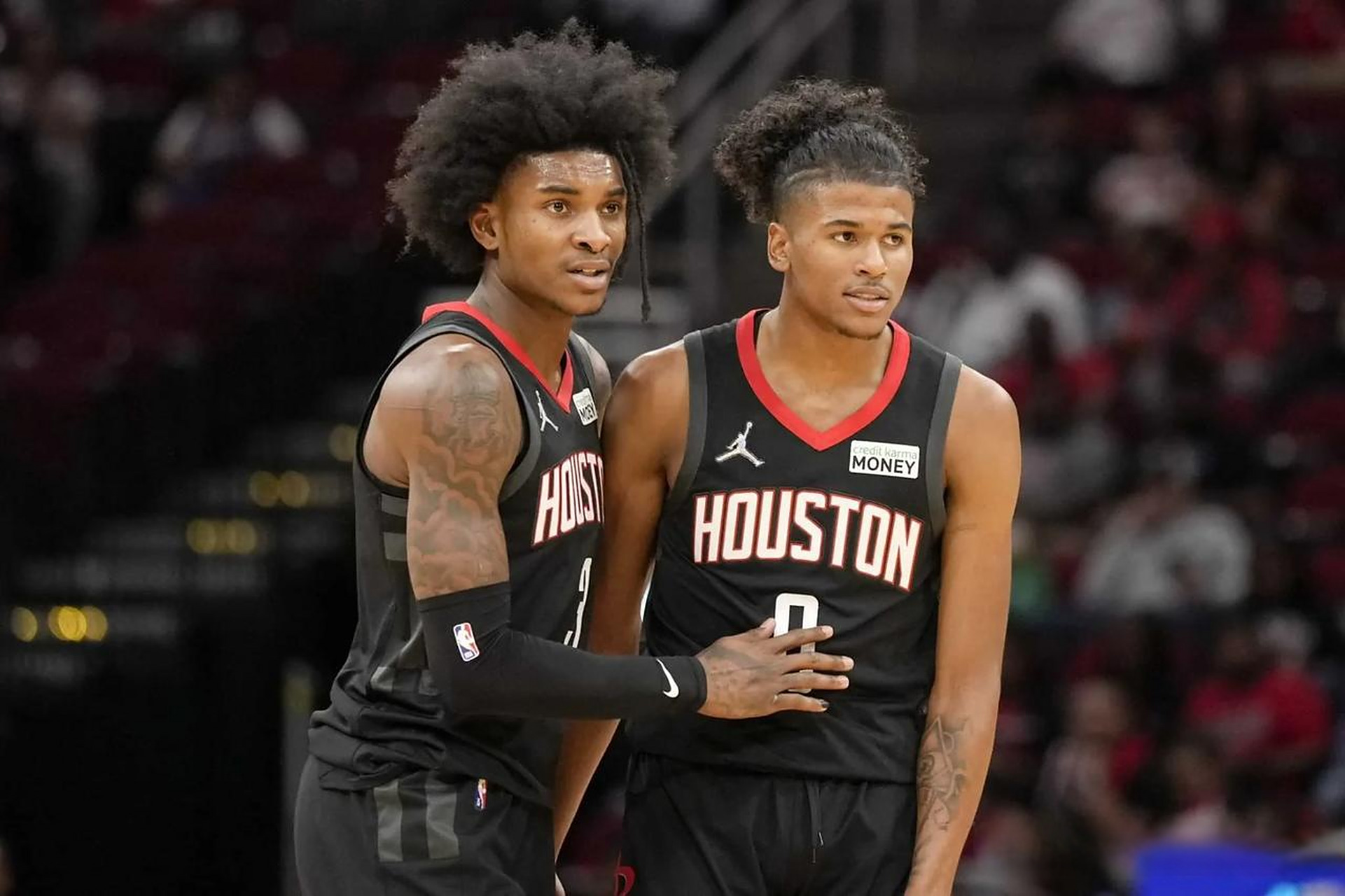 火箭双核狂砍80分，擒下老鹰