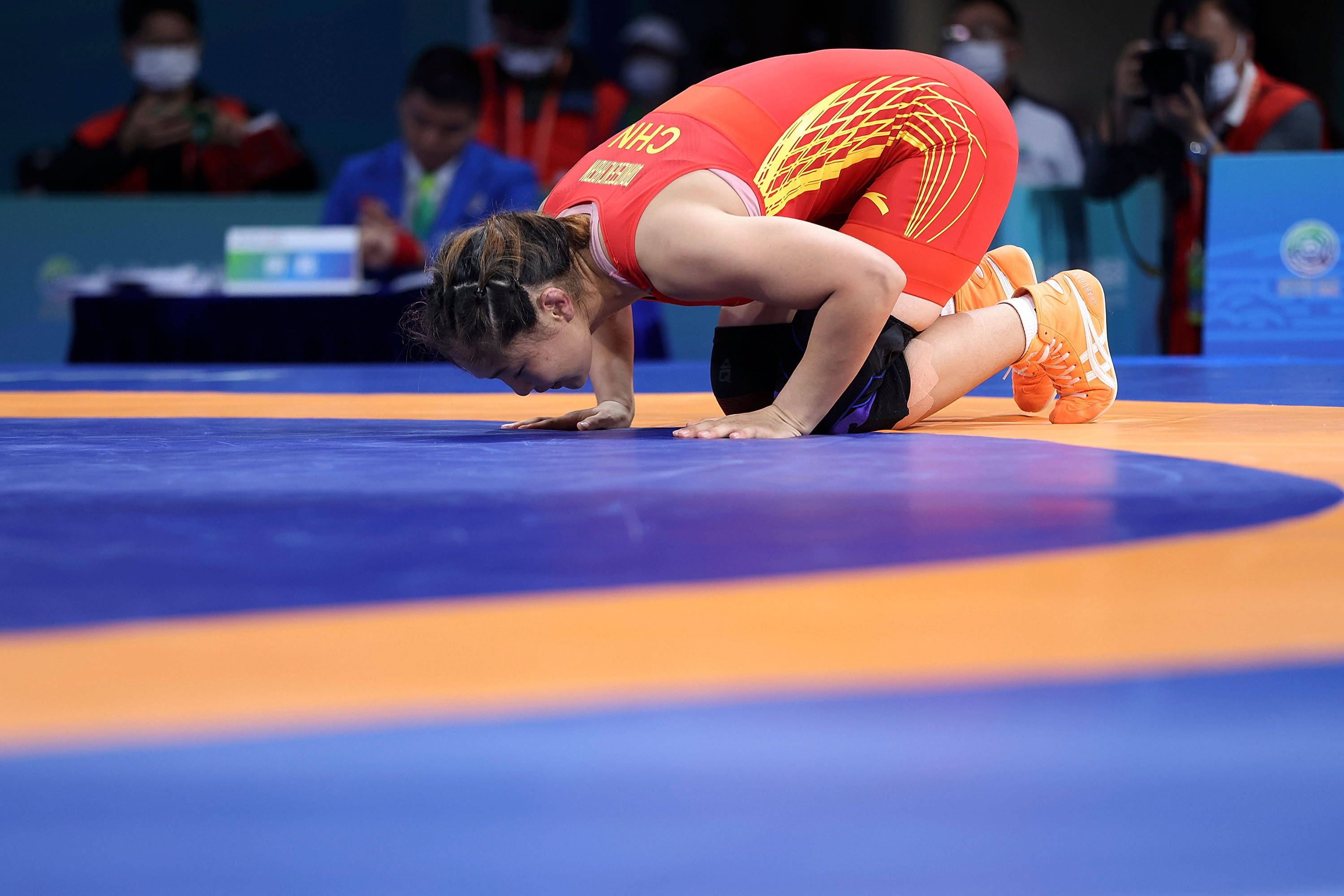 土耳其选手斩获男子66公斤级摔跤亚军