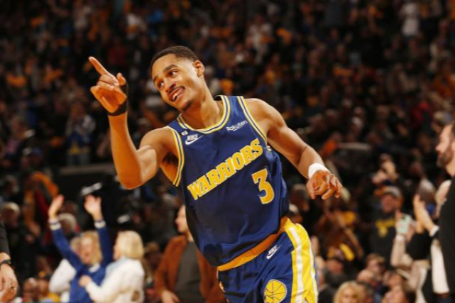 篮网击溃快船,厄文状态火热贡献27+8+4 篮网击溃快船,厄文状态火热贡献27+8+4