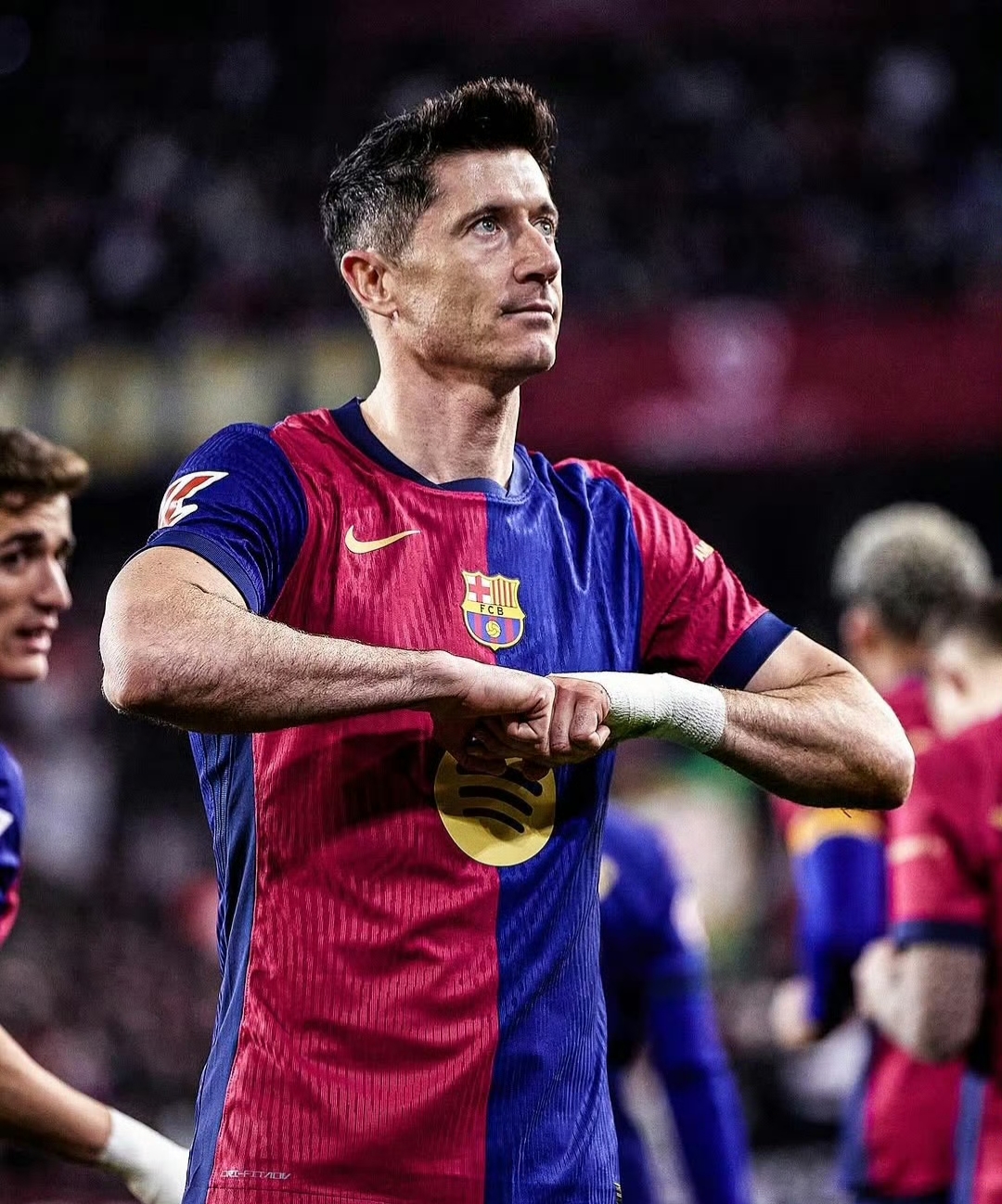 包含拜仁慕尼黑队员精神抖擞，全力备战冠军争夺战的词条