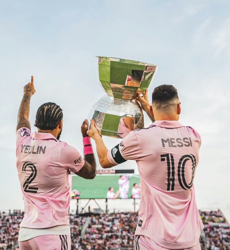 美国队夺得世界杯冠军，力压群雄