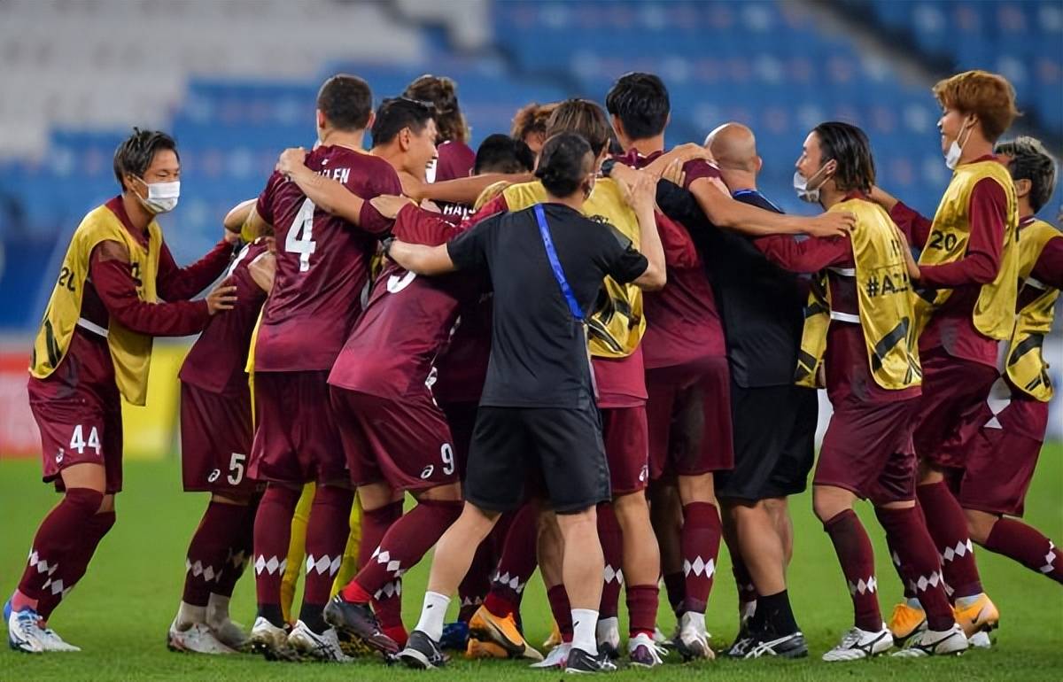 包含克罗地亚荷兰对战现场热辣，理性浪漫并存的词条